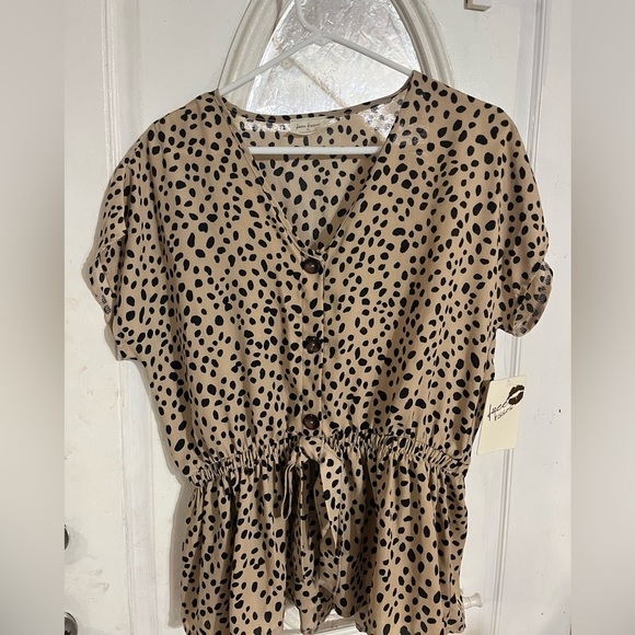 Animal print blouse, new with tags! - Picture 2 of 4